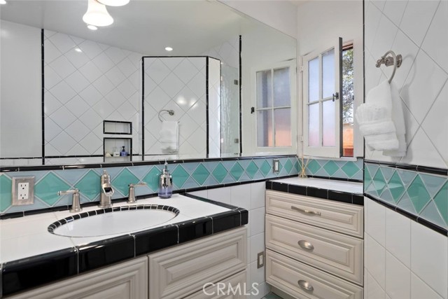 MLS #WS25215506 image #17