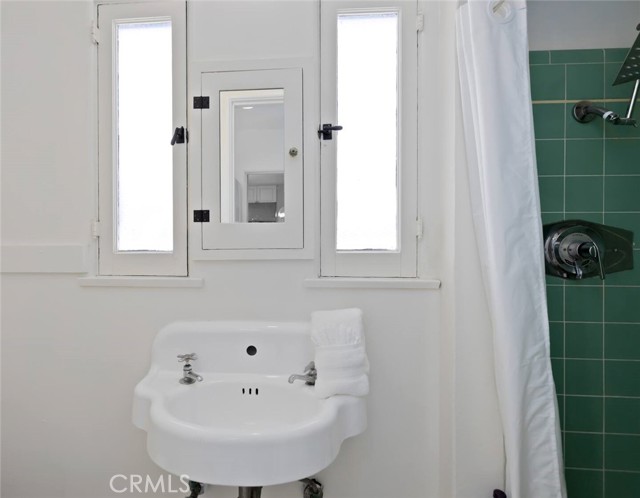 MLS #WS25215506 image #24