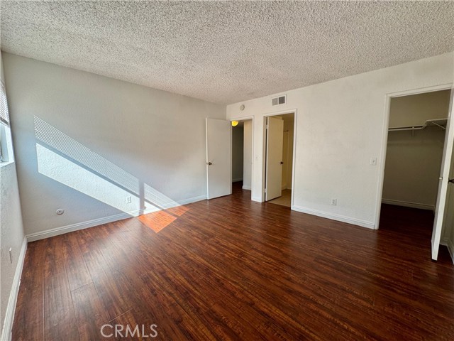 MLS #WS25216385 image #5