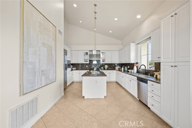 MLS #WS25217245 image #13