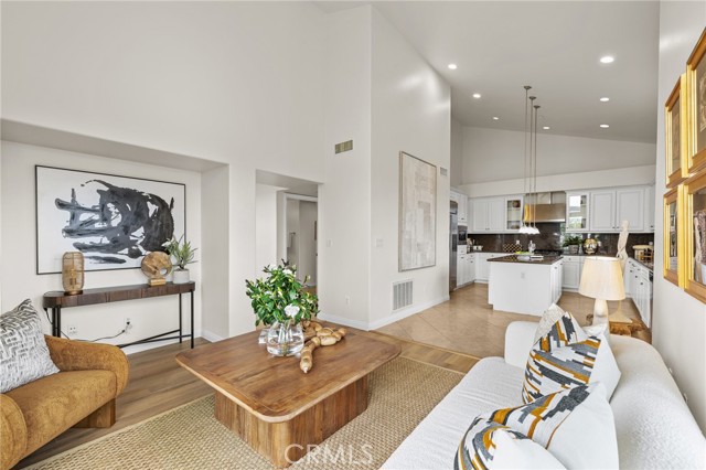 MLS #WS25217245 image #8