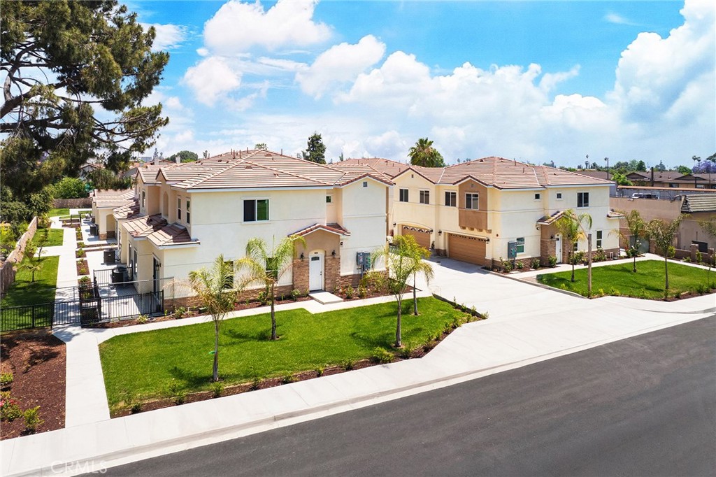 MLS #WS25218052 image #1