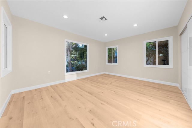 MLS #WS25218056 image #24