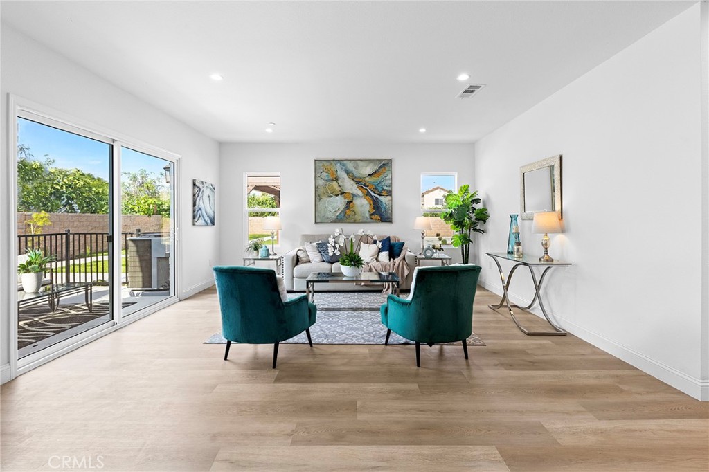 MLS #WS25218060 image #11