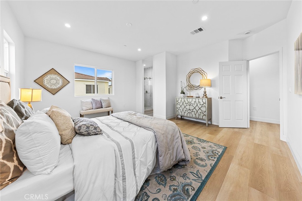 MLS #WS25218060 image #31