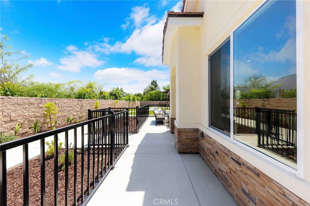 MLS #WS25218060 image #6