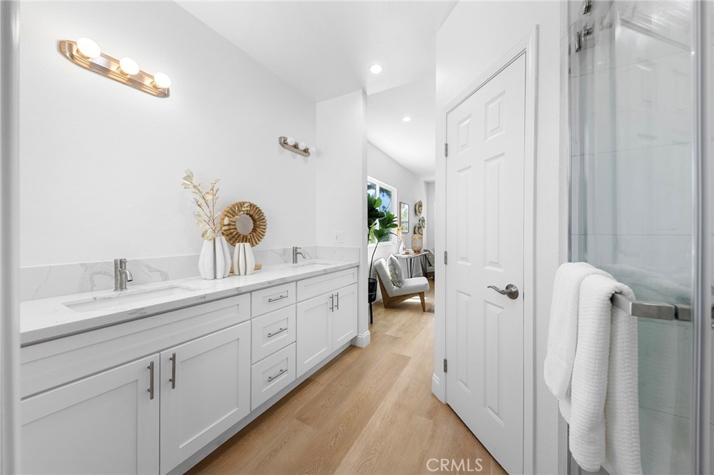 MLS #WS25218061 image #32