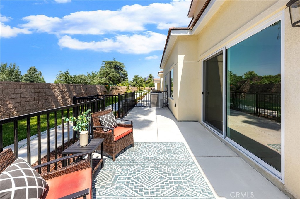 MLS #WS25218065 image #8