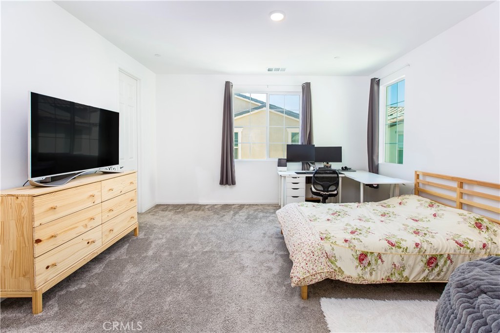 MLS #WS25220013 image #10