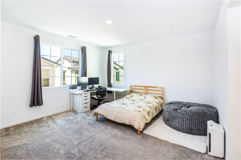 MLS #WS25220013 image #11