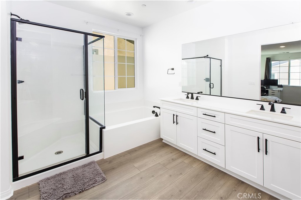 MLS #WS25220013 image #12