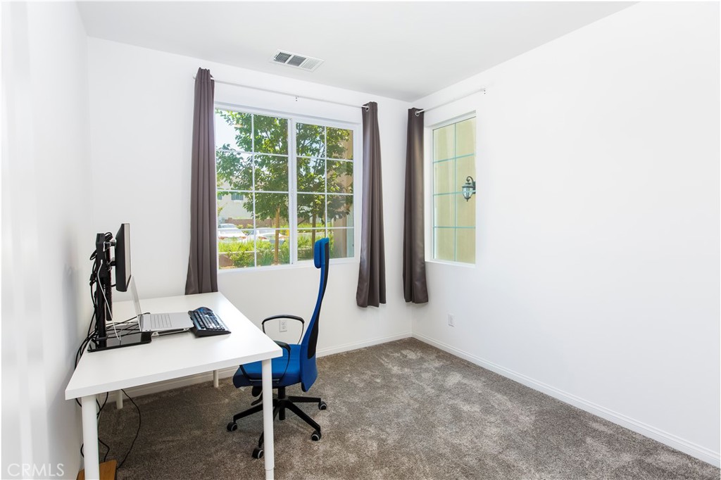 MLS #WS25220013 image #13