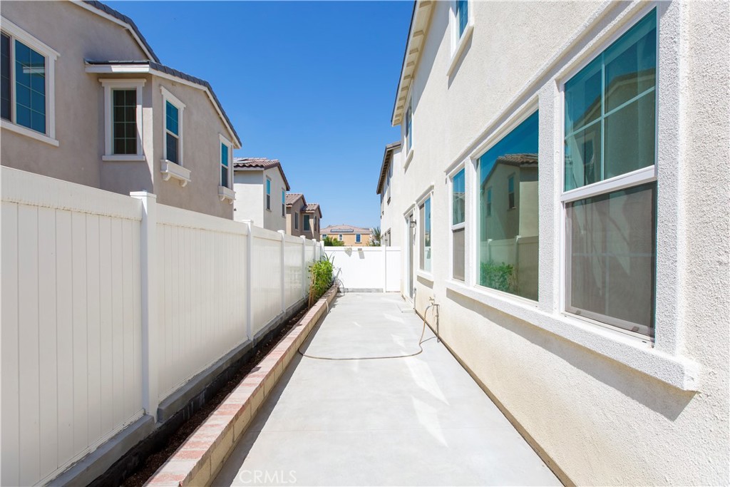 MLS #WS25220013 image #20