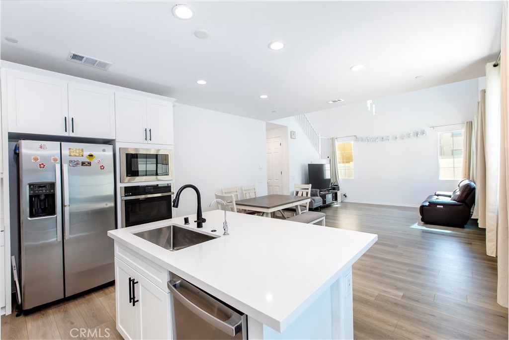 MLS #WS25220013 image #5