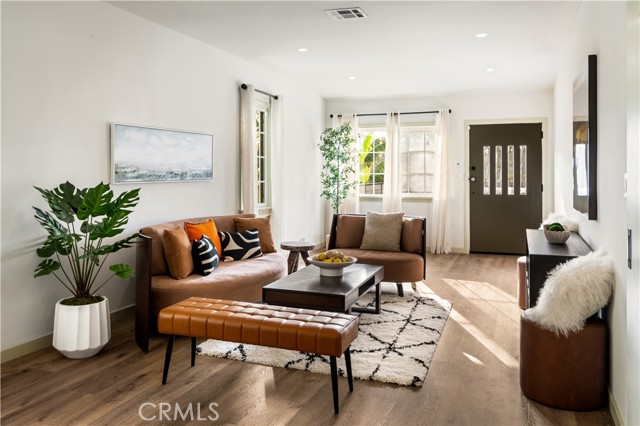 MLS #WS25220829 image #4