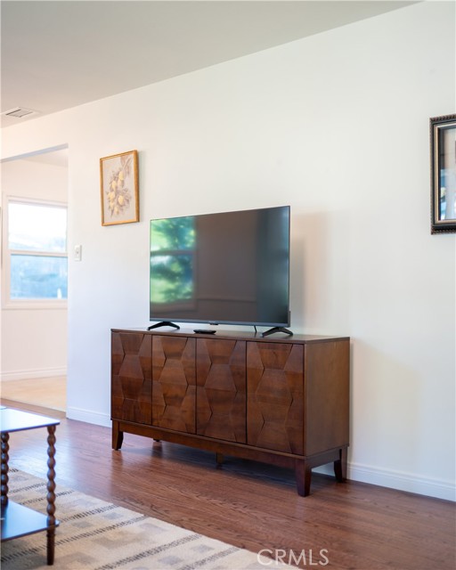 MLS #WS25220966 image #10