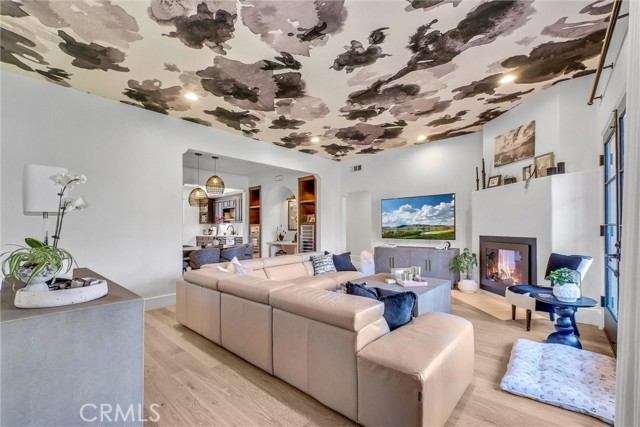 MLS #WS25221424 image #0