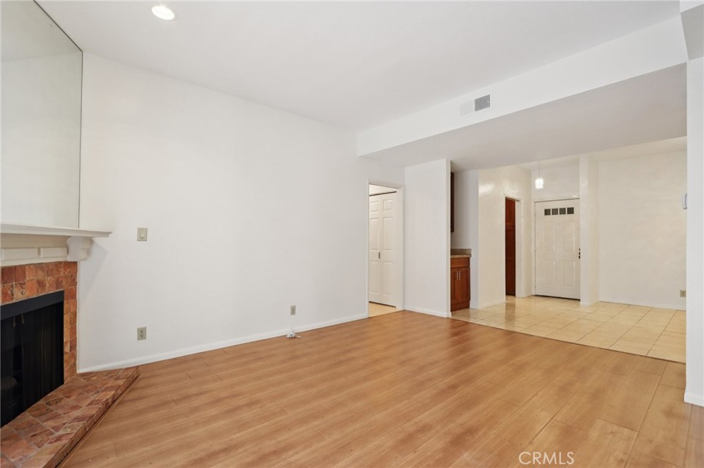 MLS #WS25222043 image #7