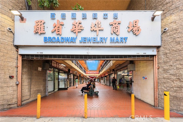 MLS #WS25222304 img 1