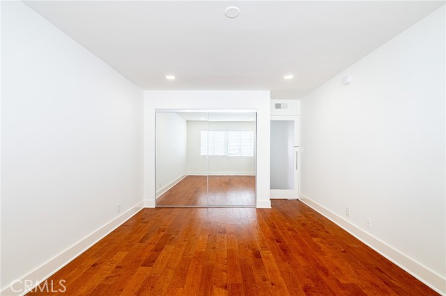 MLS #WS25222379 image #14