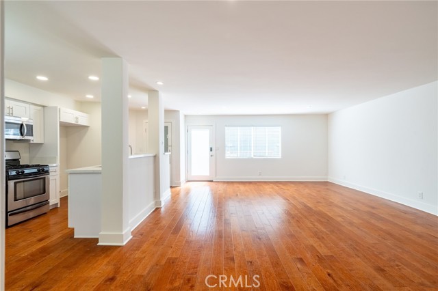 MLS #WS25222379 image #2