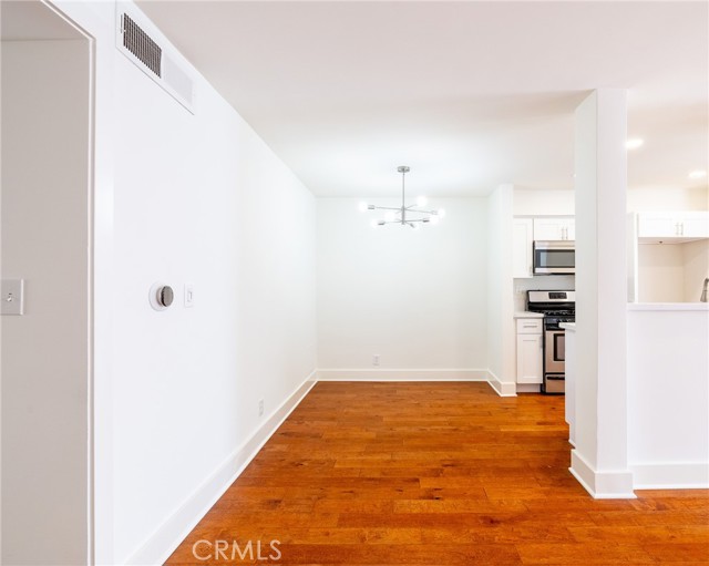 MLS #WS25222379 image #5