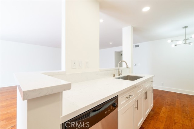 MLS #WS25222379 image #6