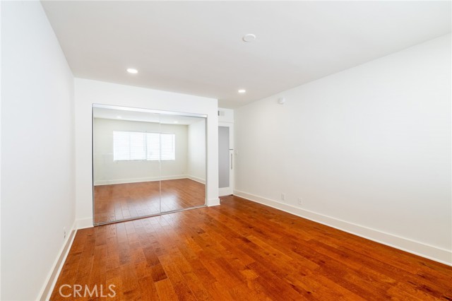 MLS #WS25222379 image #8