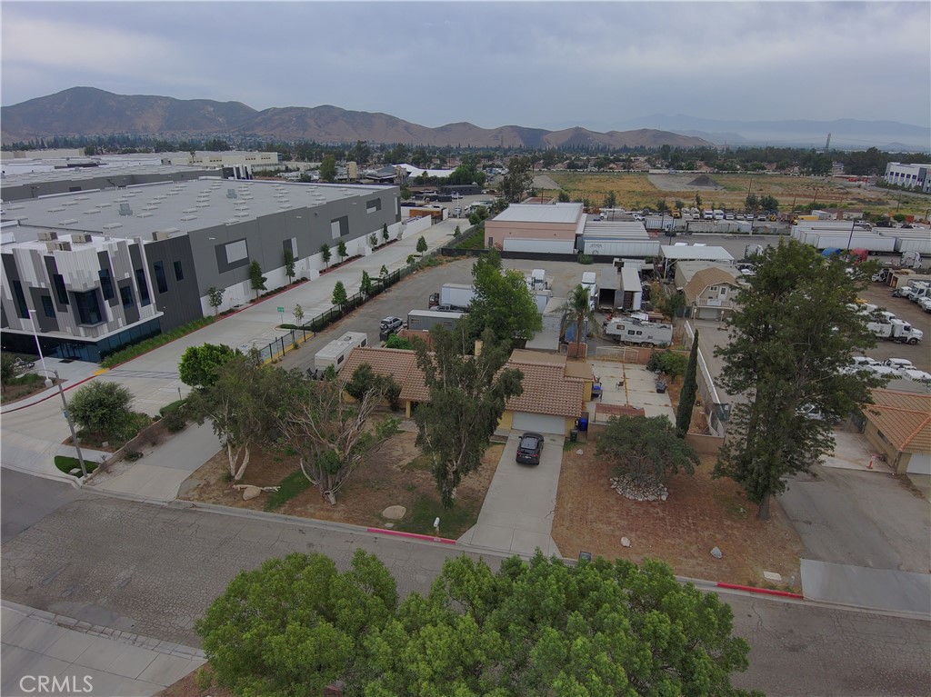 MLS #WS25223129 image #1