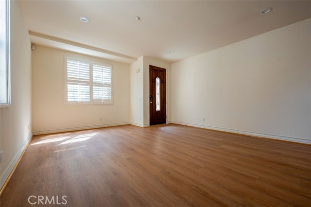 MLS #WS25223232 image #3