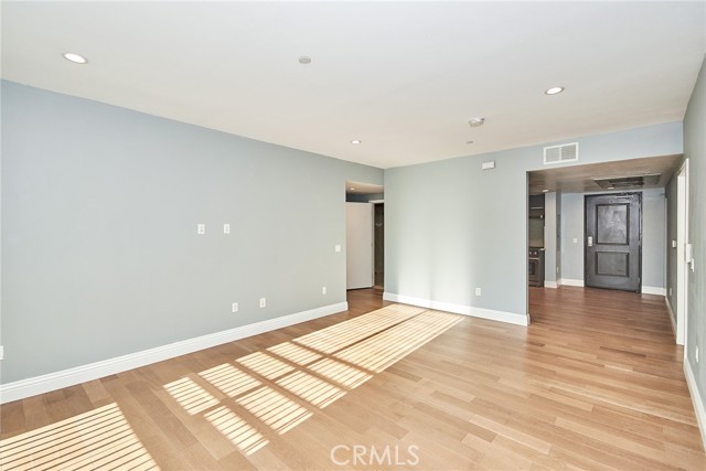 MLS #WS25223292 image #10