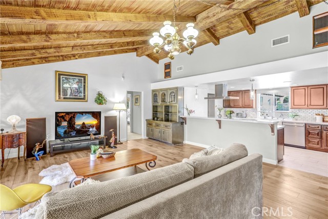 MLS #WS25223856 image #8