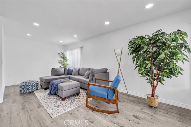 MLS #WS25224238 image #4