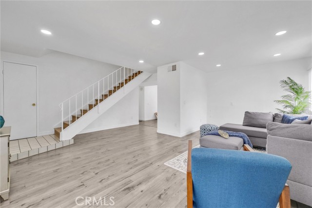 MLS #WS25224238 image #5