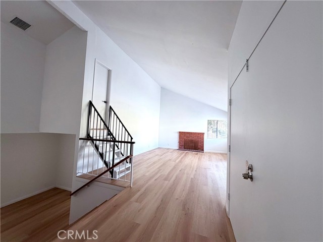 MLS #WS25224533 image #3