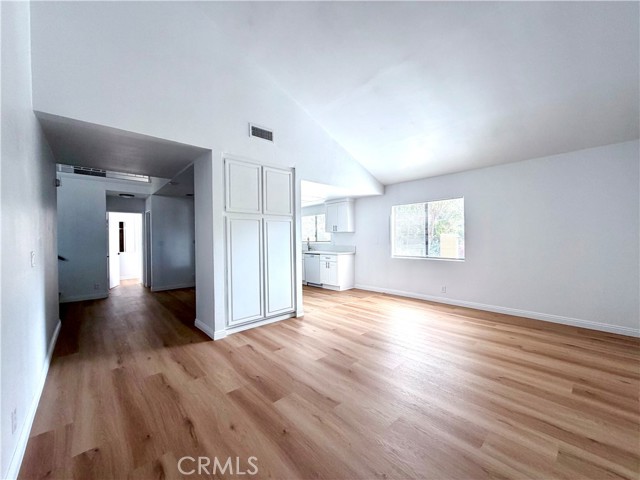 MLS #WS25224533 image #8