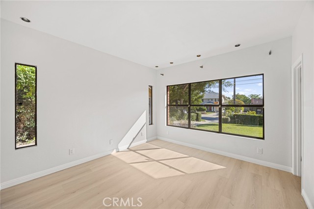 MLS #WS25224597 image #24