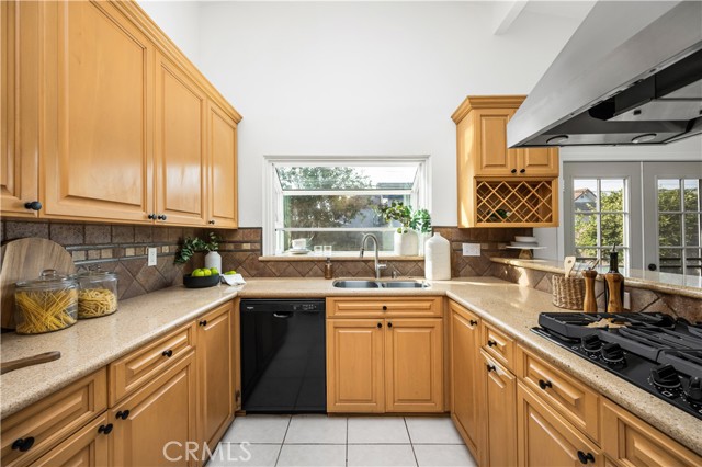 MLS #WS25225473 image #9