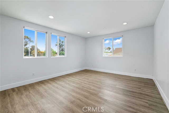 MLS #WS25226167 image #8