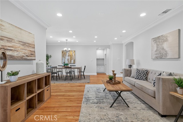 MLS #WS25227264 image #1