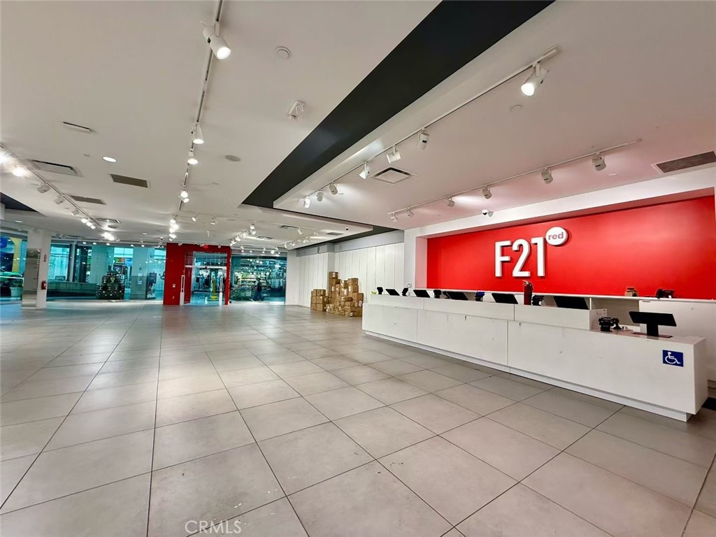 MLS #WS25227587 image #1