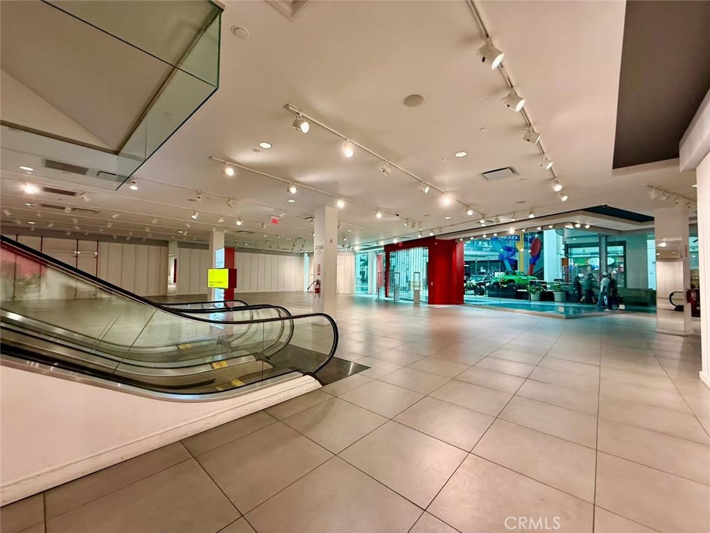 MLS #WS25227587 image #2