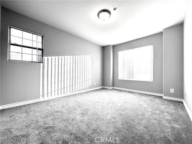 MLS #WS25228182 image #12