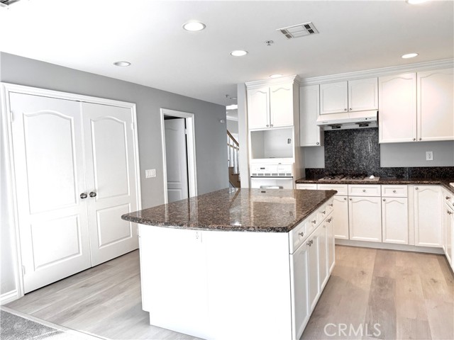 MLS #WS25228182 image #5