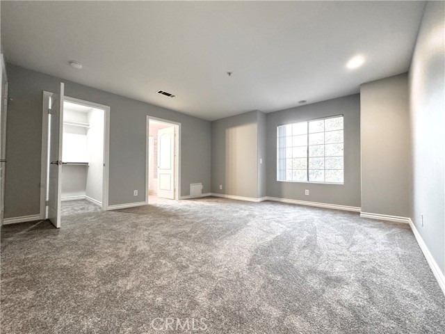 MLS #WS25228182 image #8