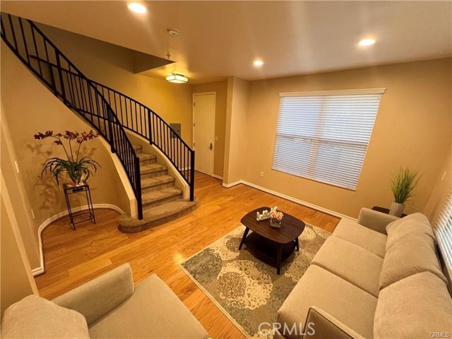 MLS #WS25228203 image #1