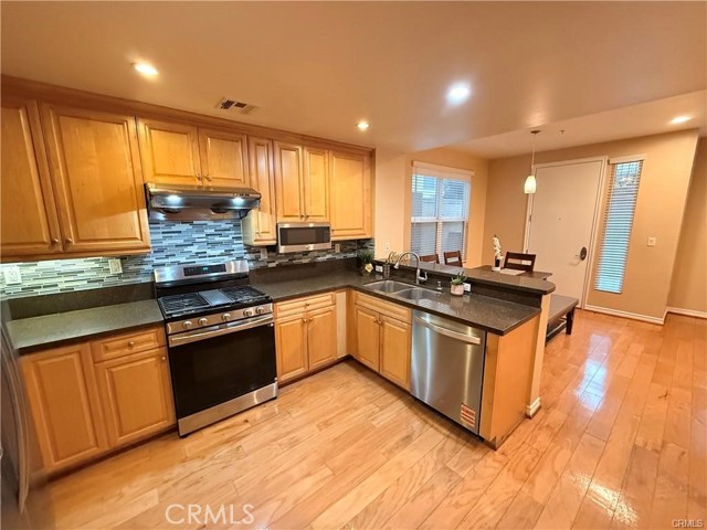 MLS #WS25228203 image #2