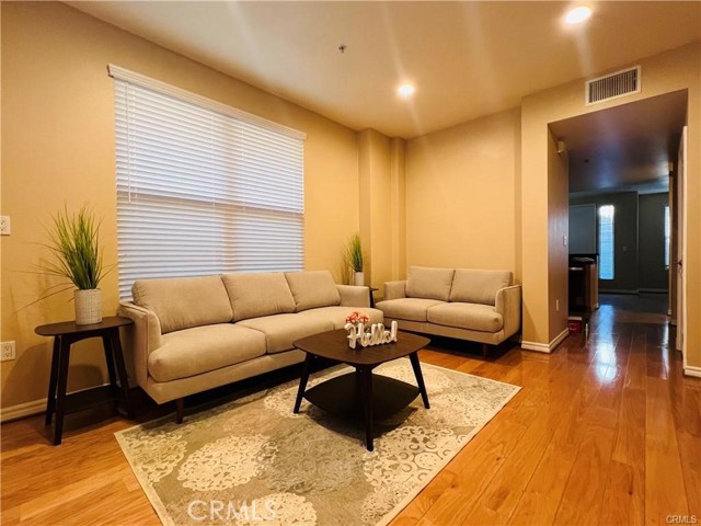 MLS #WS25228203 image #4