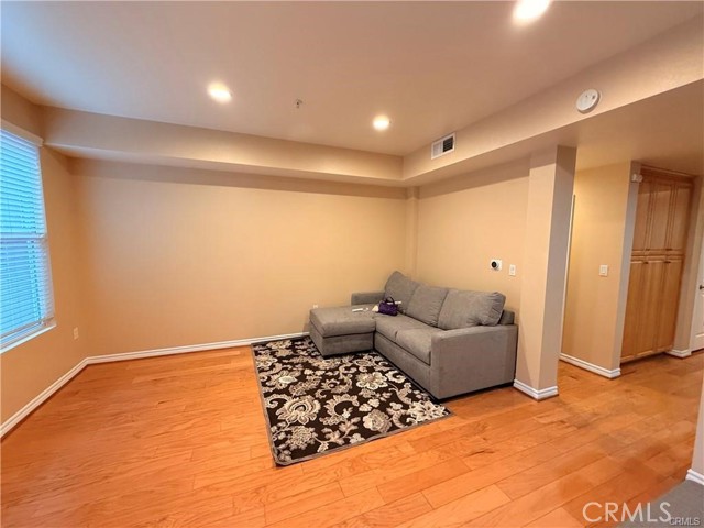 MLS #WS25228203 image #5