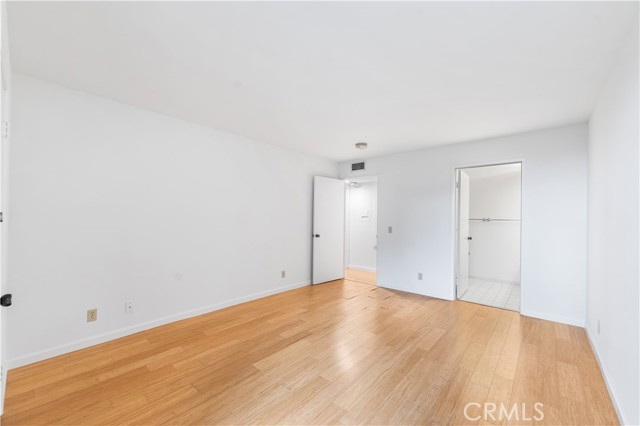 MLS #WS25228658 image #20